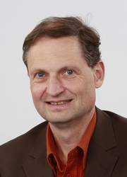 Arntz, A.R.