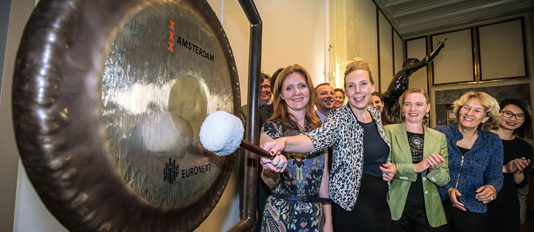future-for-women-in-science-fellows-open-amsterdam-stock-exchange