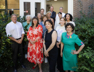 Photo of the NIAS staff in the garden of the Oost-Indisch Huis by Marieke de Bra