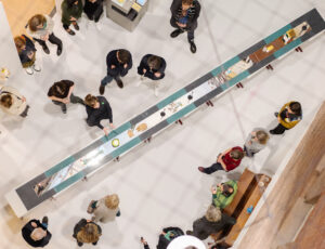 Photo of a surtout de table made by Cecilia Hendrikx. Photographed by Almicheal Fraay.