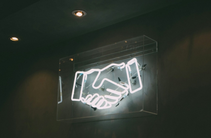 Photo by charlesdeluvio on Unsplash